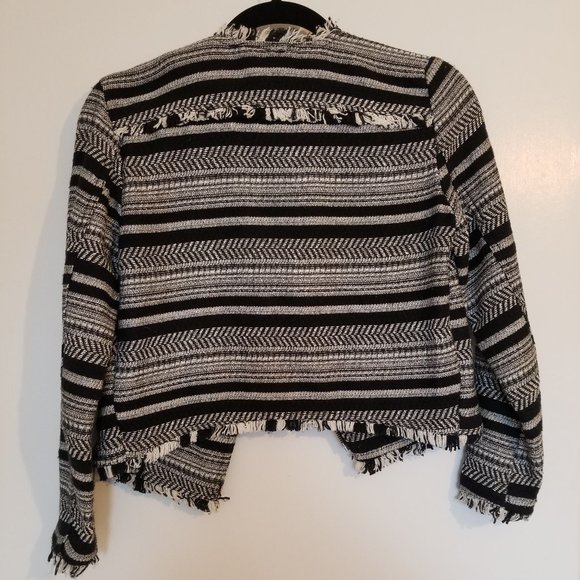 🌸 3/$15 H&M Tweed Jacket - Picture 3 of 4